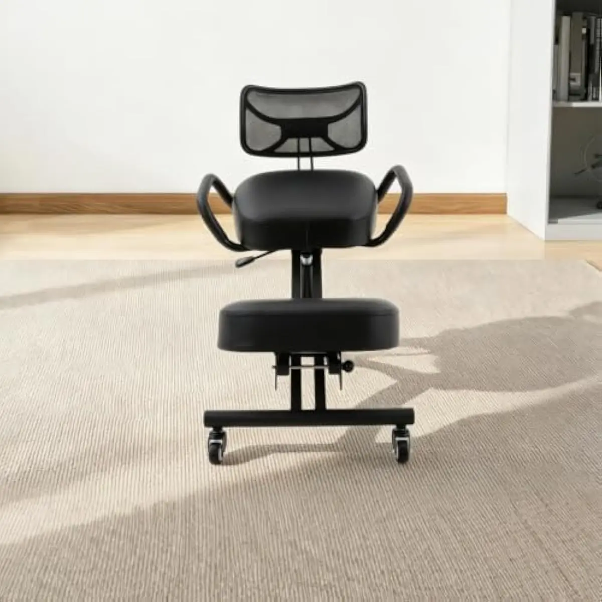通気性の良いメッシュ素材を使用した背もたれ、高さ調節可能なス - Chairs のレビューと価格